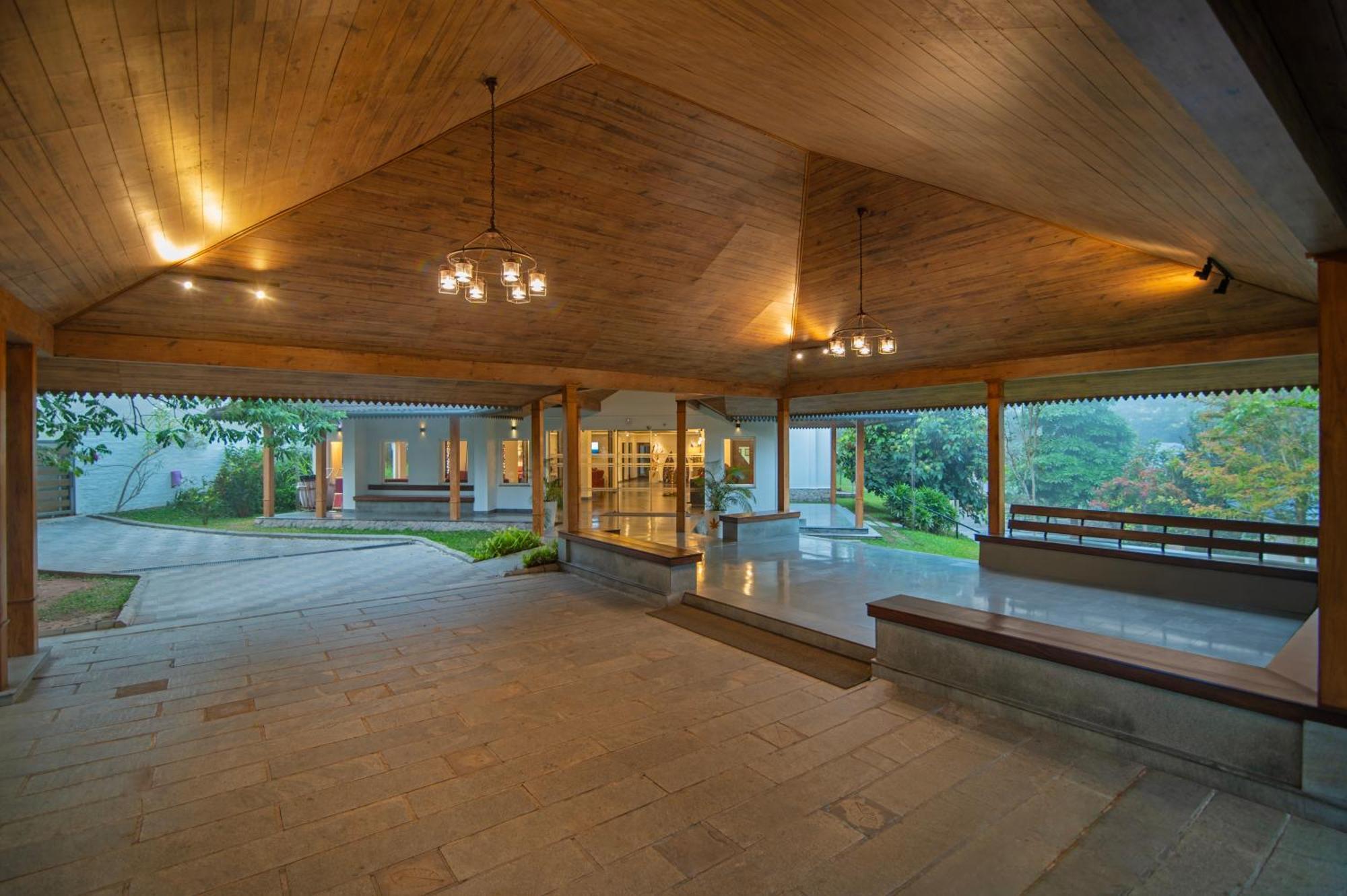 Sterling Wayanad सहारा Sultan Bathery